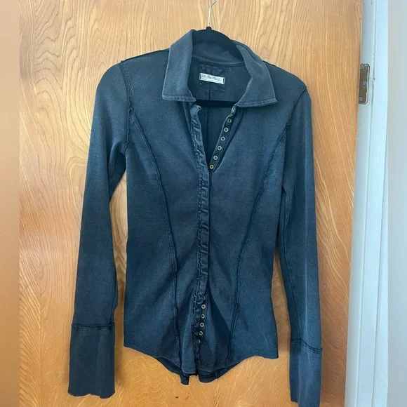 Free People Black Fitted Buttoned Blouse M - Picture 2 of 12